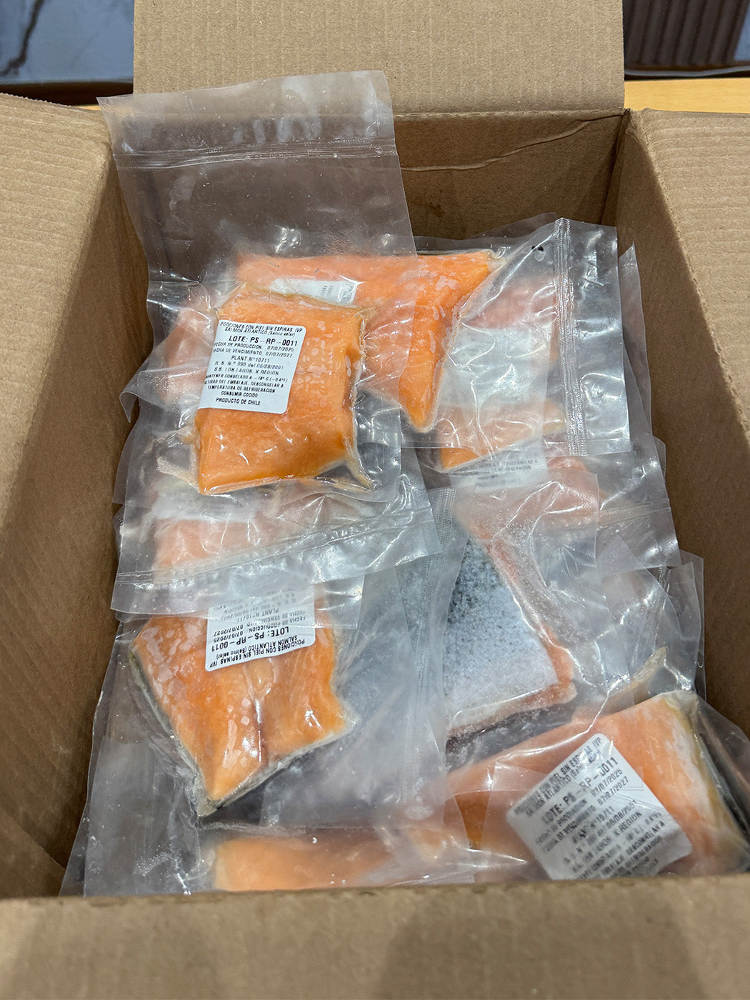 Caja Trozo Salmón con piel 5 kg (100–200 gr)