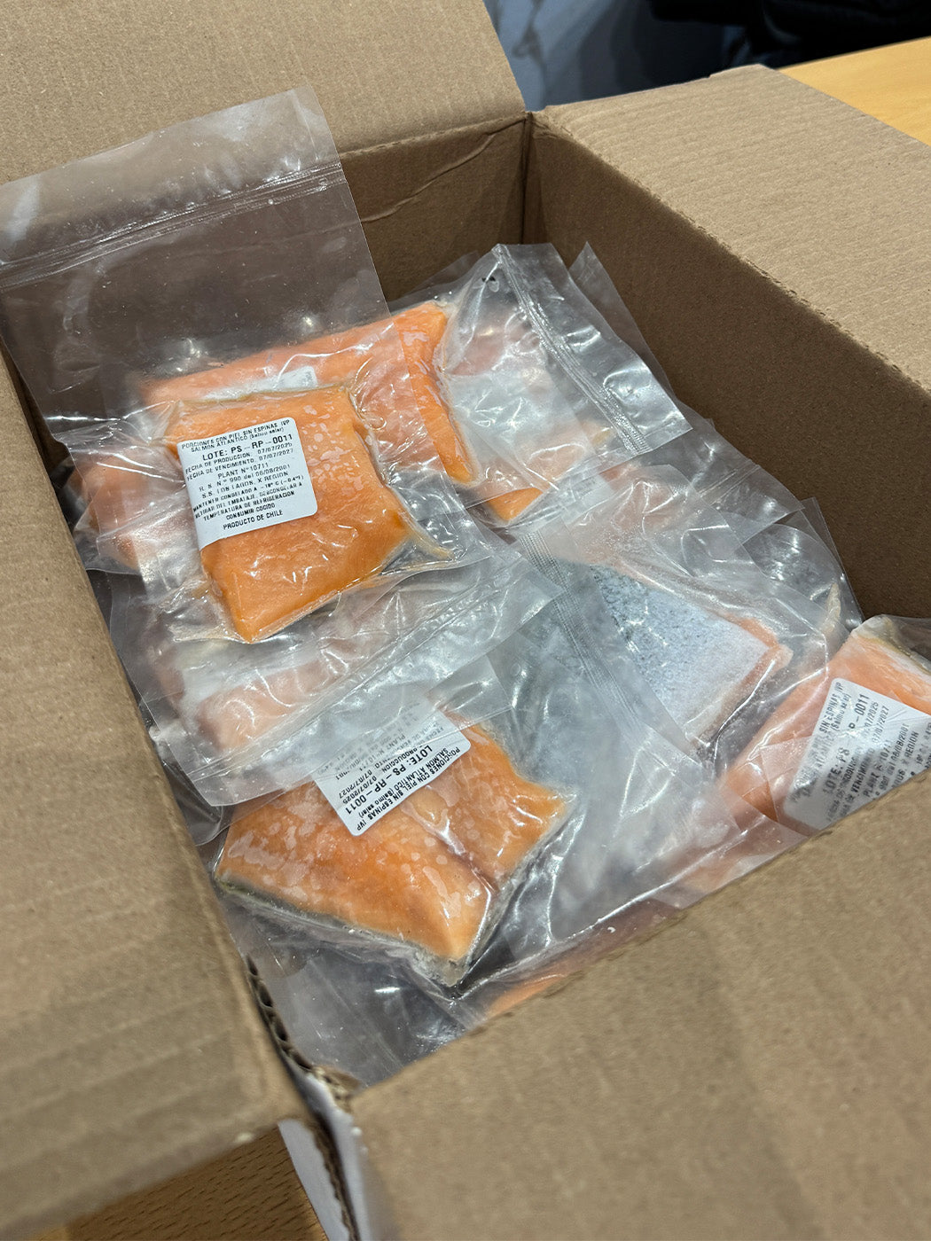 Caja Trozo Salmón con piel 5 kg (100–200 gr)