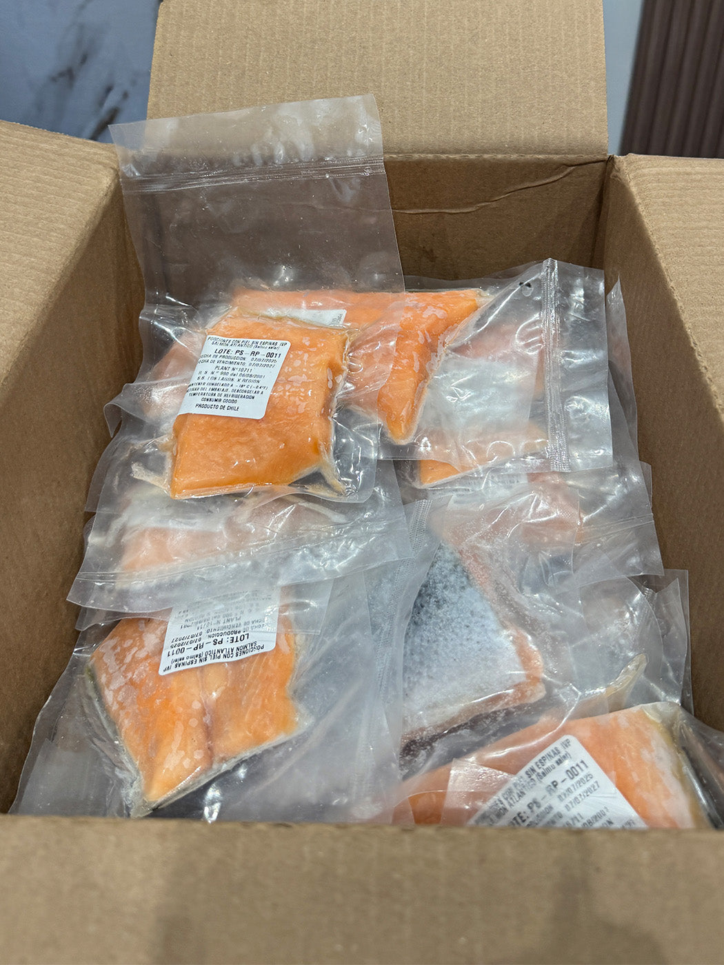 Caja Trozo Salmón con piel 5 kg (100–200 gr)